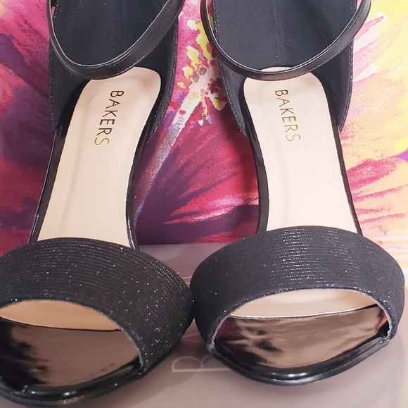 Sandals - Picture 4 of 4